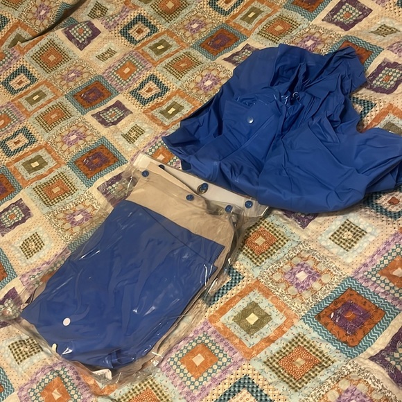 Rain suit - brand new in package - Picture 3 of 5